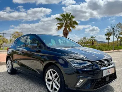 Usado Seat Ibiza FR 90 CV (66 kW) 2021 Negro Utilitario