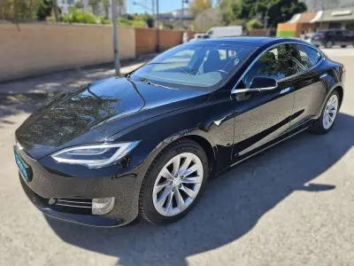 Usado Tesla Model S 386 kW (525 CV) 2018 Negro Utilitario