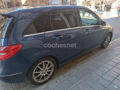 Mercedes B200