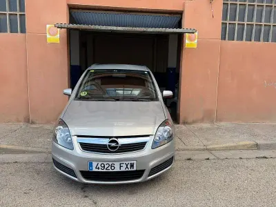 Usado Opel Zafira Cosmo 120 CV (88 kW) 2007 Beige Monovolumen
