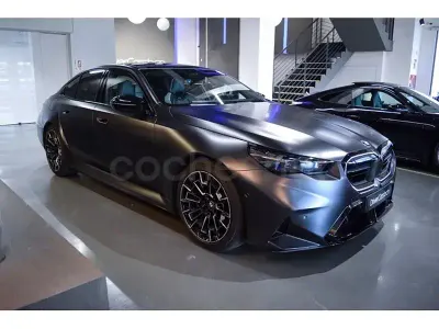 Usado BMW M5 Comfort Edition 727 CV (534 kW) 2025 Gris / plata Berlina