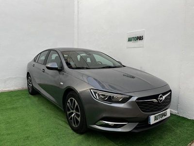 Usado Opel Insignia Selective 136 CV (100 kW) 2018 Gris / plata Berlina