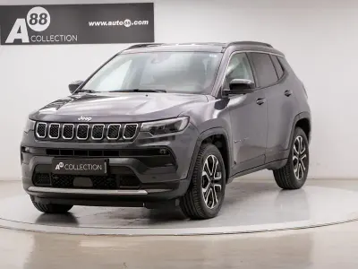 Usado Jeep Compass Limited 130 CV (95 kW) 2024 Gris / plata SUV