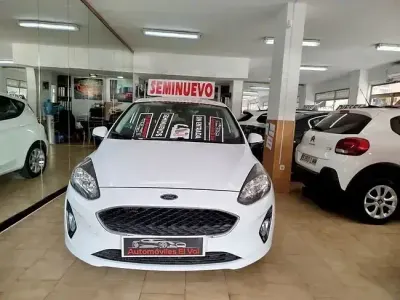 Usado Ford Fiesta Trend 125 CV (91 kW) 2021 Blanco Utilitario