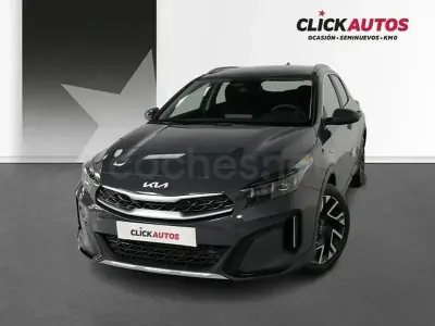 Usado Kia XCeed 100 CV (73 kW) 2025 Negro SUV