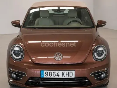 Usado VW Beetle Design 150 CV (110 kW) 2018 Marrón Utilitario