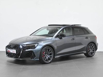 Usado Audi RS3 Sport 400 CV (294 kW) 2025 Gris / plata Berlina