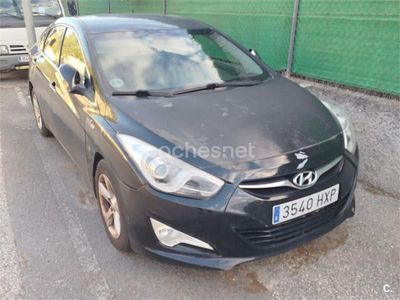 Usado Hyundai i40 136 CV (100 kW) 2014 Negro Berlina