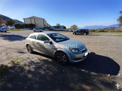 Usado Opel Astra GTC Sport 100 CV (73 kW) 2006 Beige Berlina