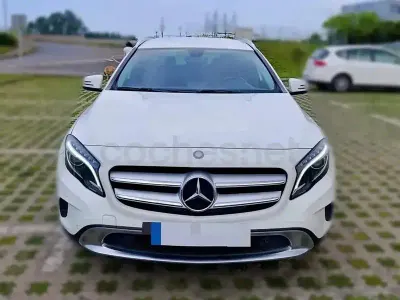 Usado Mercedes GLA200 Urban 136 CV (100 kW) 2014 Blanco SUV
