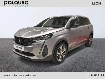 Usado Peugeot 5008 Allure 130 CV (95 kW) 2023 Gris / plata SUV