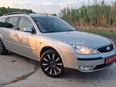 Gris / plata Usado 2003 Ford Mondeo Ghia Familiar | 5995 €