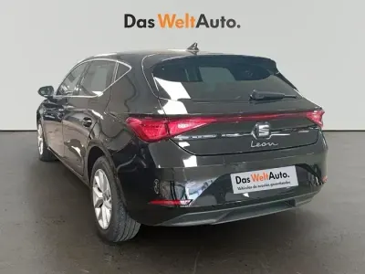 Usado Seat Leon Style 116 CV (85 kW) 2025 Negro