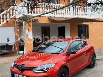 Begagnad Renault Mégane R.S. 265 HK (194 kW) 2015 Röd Sportkupé
