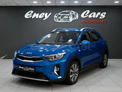 Usado Kia Stonic 100 HP (73 kW) 2022 Azul SUV
