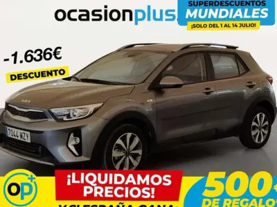 Usado Kia Stonic 101 CV (74 kW) 2025 Gris SUV