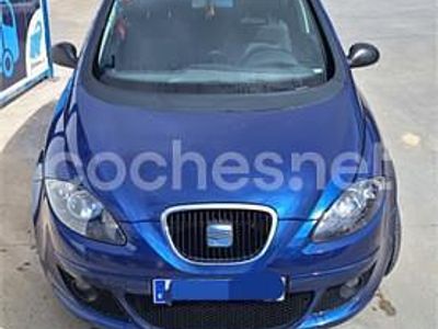 Usado Seat Altea Reference 105 CV (77 kW) 2005 Azul Monovolumen