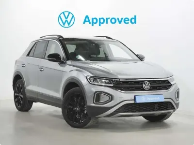 Usado VW T-Roc 110 CV (80 kW) 2023 Gris / plata SUV