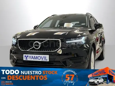 Begagnad Volvo XC40 Momentum 163 HK (119 kW) 2021 Svart SUV
