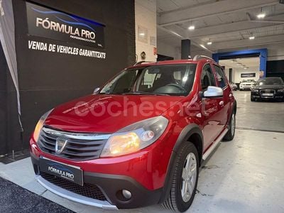Usado Dacia Sandero Stepway 85 CV (62 kW) 2012 Granate Berlina