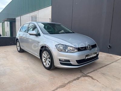 Gris / plata Usado 2015 VW Golf Advance Berlina | 13.500 € (Precio justo)