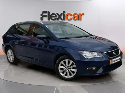 Usado Seat Leon Style 115 CV (84 kW) 2019 Azul Berlina