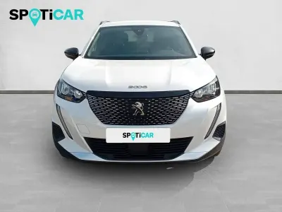 Usado Peugeot 2008 Allure 130 CV (95 kW) 2023 Blanco SUV