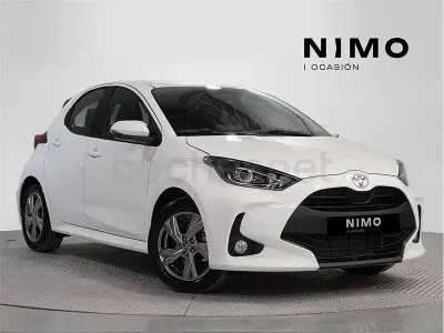 Usado Toyota Yaris Hybrid Active 116 CV (85 kW) 2025 Blanco Berlina