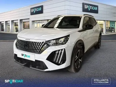 Usado Peugeot 2008 Allure 100 CV (73 kW) 2025 Blanco SUV