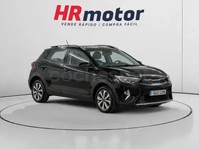 Usado Kia Stonic 84 CV (61 kW) 2022 Negro SUV