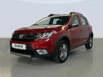 Usado Dacia Sandero Stepway 90 CV (66 kW) 2017 Granate