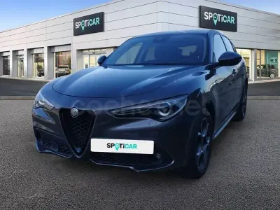 Usado Alfa Romeo Stelvio Sprint 190 CV (139 kW) 2021 Gris / plata SUV