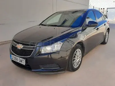 Usado Chevrolet Cruze LT 150 HP (110 kW) 2009 Preto Sedan