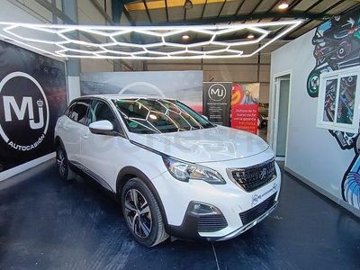 Usado Peugeot 3008 Allure 130 CV (95 kW) 2019 Blanco SUV