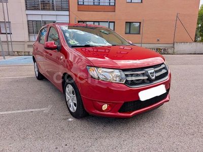 Granate Usado 2013 Dacia Sandero Lauréate Berlina | 4990 € (Precio justo)