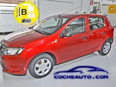 Usado Dacia Sandero Ambiance 75 CV (55 kW) 2014 Rojo Utilitario