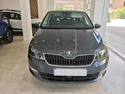 Usado Skoda Fabia Ambition 110 CV (80 kW) 2021 Gris / plata Utilitario