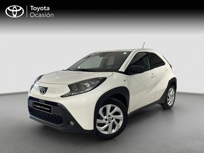 Usado Toyota Aygo X Play 72 CV (52 kW) 2024 Blanco SUV