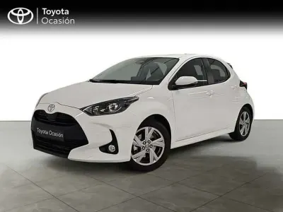 Usado Toyota Yaris Active 116 CV (85 kW) 2025 Blanco Utilitario