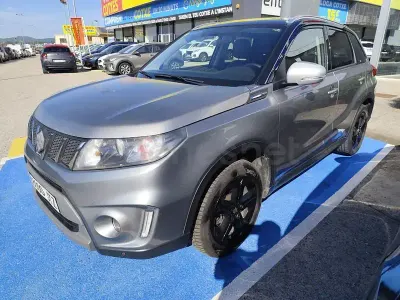 Usado Suzuki Vitara 140 CV (102 kW) 2016 Gris / plata SUV