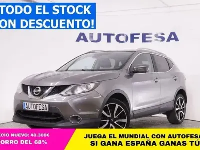 Usado Nissan Qashqai N-Connecta 131 CV (96 kW) 2016 Gris / plata SUV