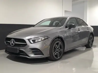 Usado Mercedes A250 218 CV (160 kW) 2021 Gris / plata Berlina