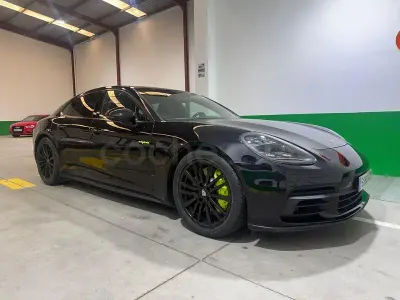 Usado Porsche Panamera 4 E-Hybrid 462 CV (339 kW) 2018 Negro Utilitario
