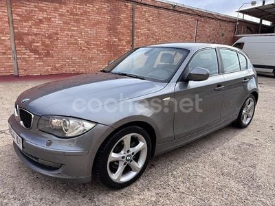 Usado BMW 118 143 CV (105 kW) 2011 Gris / plata Utilitario
