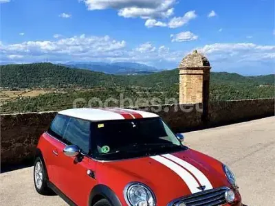 Usado Mini Cooper 120 CV (88 kW) 2011 Rojo Utilitario