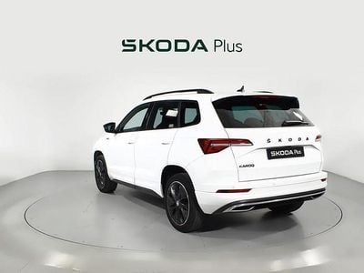 Usado Skoda Karoq SportLine 150 CV (110 kW) 2022 Blanco SUV