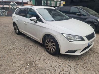 Usado Seat Leon Reference 110 CV (80 kW) 2016 Blanco Familiar