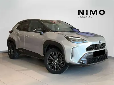 Usado Toyota Yaris Cross 116 CV (85 kW) 2021 Bitono gris ágata SUV