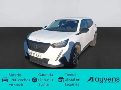 Usado Peugeot 2008 Active 110 CV (80 kW) 2022 Blanco SUV
