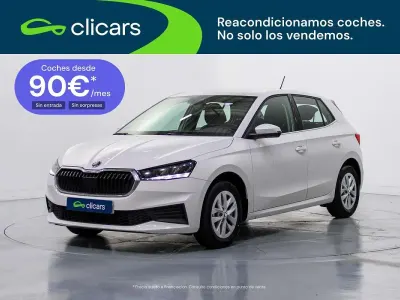 Usado Skoda Fabia Ambition 80 CV (58 kW) 2022 Blanco Utilitario
